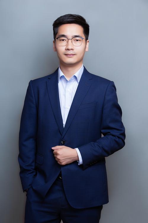 邓华英 视觉设计总监